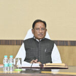 रायपुर : राज्यपाल श्री डेका से हेमचंद यादव विश्वविद्यालय के कुलपति ने की सौजन्य भेंट