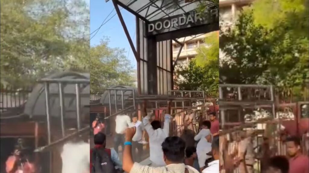 DD News Office Protest