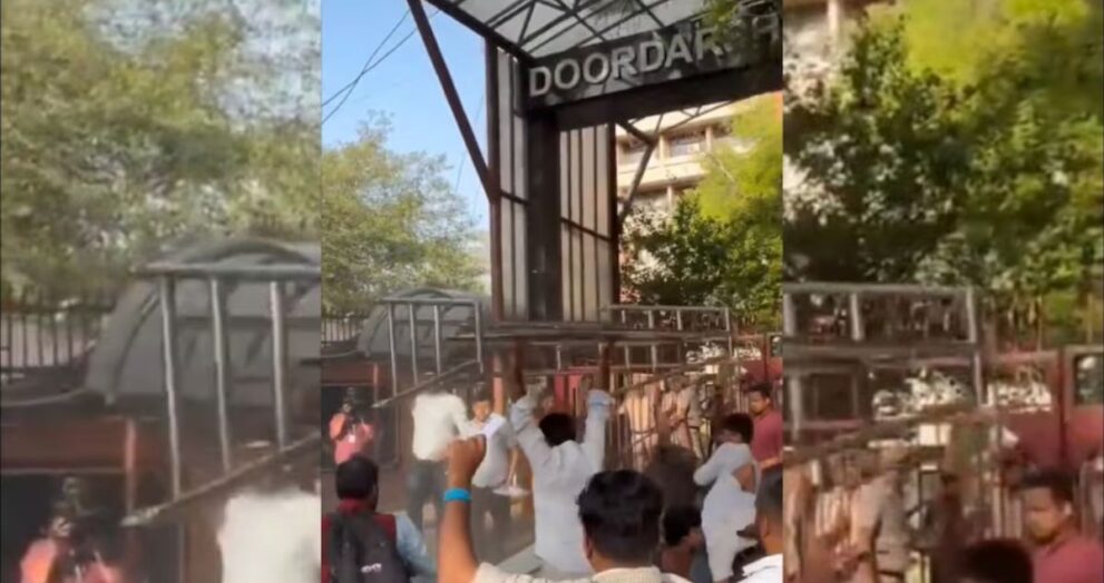 DD News Office Protest