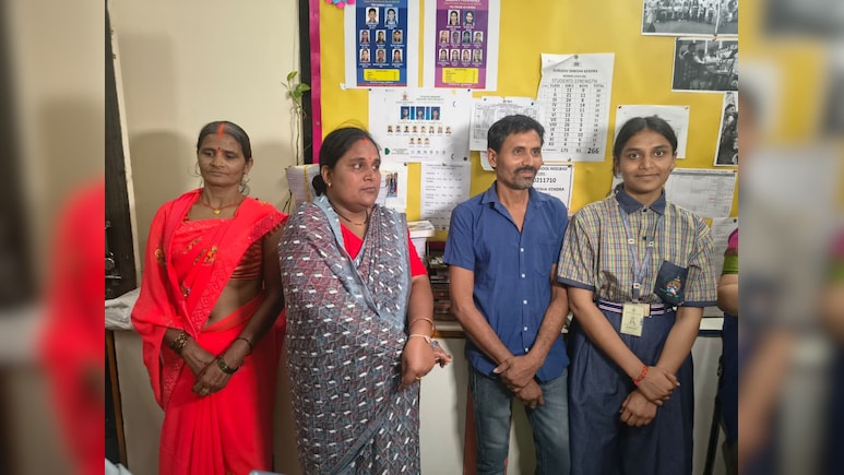 h5jf696k mp board 12th result commerce with maths stream topper chandni vishwakarma 625x300 15 April 26