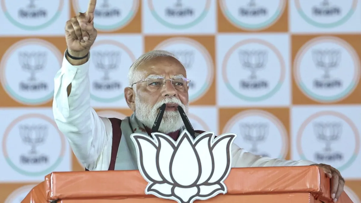 ‘TMC का दीया बुझने से पहले फड़फड़ा रहा है’, दमदम में बोले पीएम मोदी