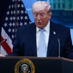 IPL के बीच भक्ति में डूबे विराट, अनुष्का संग वृंदावन पहुंचकर लिया आशीर्वाद