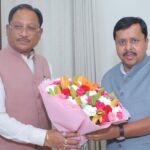 सूरजपुर में कांग्रेस नेता पर आर्म्स एक्ट मामला दर्ज होने पर बवाल, दीपक बैज समेत कांग्रेस का थाने के बाहर धरना