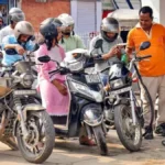 उतार-चढ़ाव के बीच लाल निशान में बंद हुआ बाजार, लेकिन मिडकैप-स्मॉलकैप शेयरों में जमकर हुई खरीदारी
