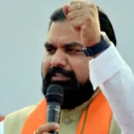 तमिलनाडु में रिजॉर्ट पॉलिटिक्स शुरू,AIADMK ने विधायकों को पुडुचेरी भेजा, TVK के MLA भी होटल में ठहराए गए