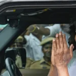 ‘वह एक योद्धा हैं…’ ममता बनर्जी के इस्तीफा न देने पर बोले कुमार विश्वास, नई सरकार को भी दी सलाह