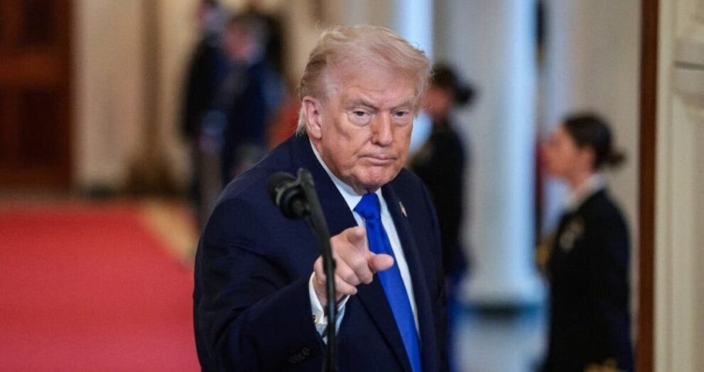 6a220c44e324f trump warns iran 043735416 16x9