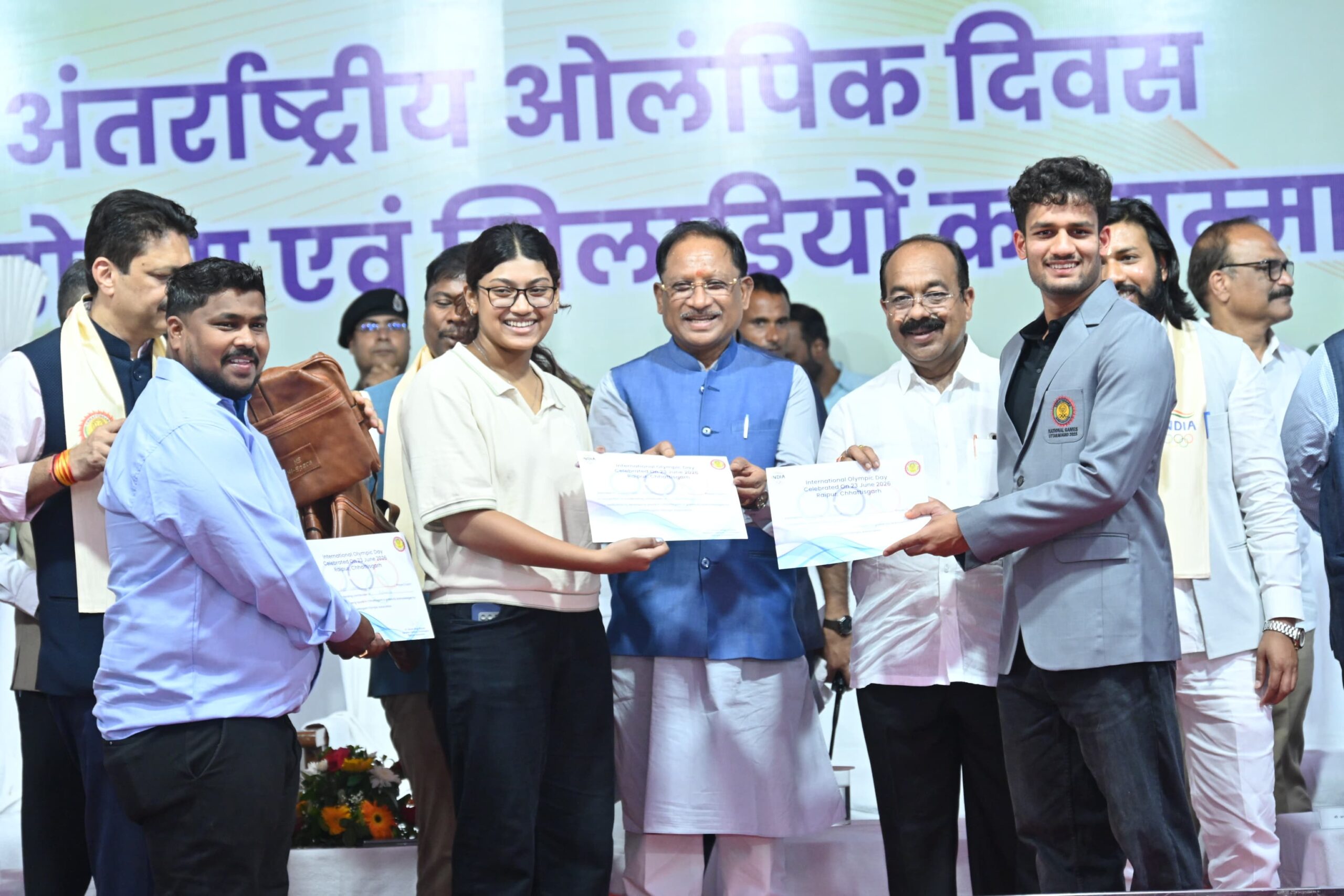 ओलंपिक मेजबानी के संकल्प को मिली नई ऊर्जा: मुख्यमंत्री साय ने 2036 पौधों के रोपण में लिया हिस्सा