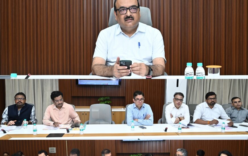 मुख्य सचिव विकासशील ने सचिवों की ली उच्च स्तरीय बैठक, योजनाओं के क्रियान्वयन और प्रगति की समीक्षा