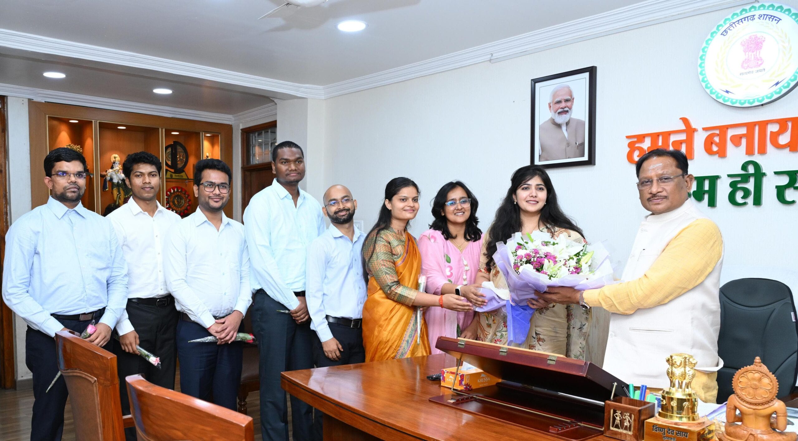 अखिल भारतीय सेवाओं में चयनित अभ्यर्थियों से मिले मुख्यमंत्री विष्णु देव साय, बोले- निष्ठा और सेवा भाव से करें जनसेवा