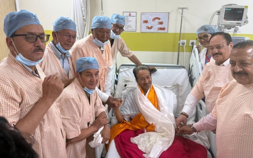 26 दिन बाद खत्म हुआ सोनम वांगचुक का अनशन, जेपी नड्डा ने जूस पिलाकर तुड़वाया उपवास; CJP का आंदोलन जारी