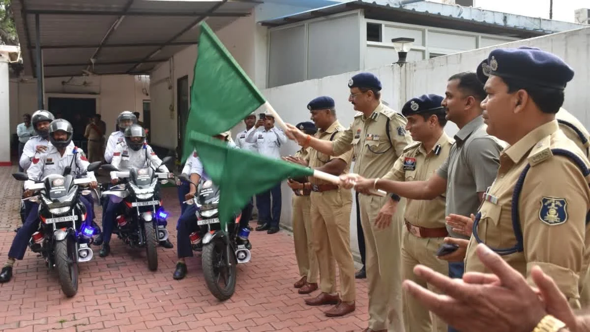 रायपुर ट्रैफिक पुलिस को मिली 10 नई हाई-स्पीड बाइक, जाम हटाने के लिए QRT होगी और तेज