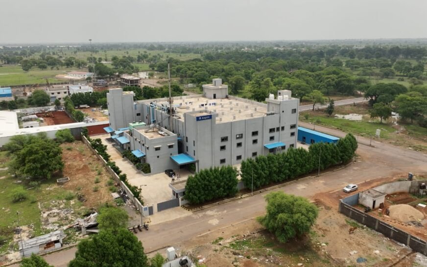 नवा रायपुर अब बनेगा रोजगारधानी: टेक्सटाइल से फार्मा, इलेक्ट्रॉनिक्स से सेमीकंडक्टर तक हजारों नौकरियों की तैयारी