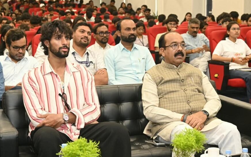 खेलो इंडिया संवाद में शामिल हुए उप मुख्यमंत्री अरुण साव, युवाओं ने 2036 ओलंपिक और खेल सुविधाओं पर रखे सुझाव