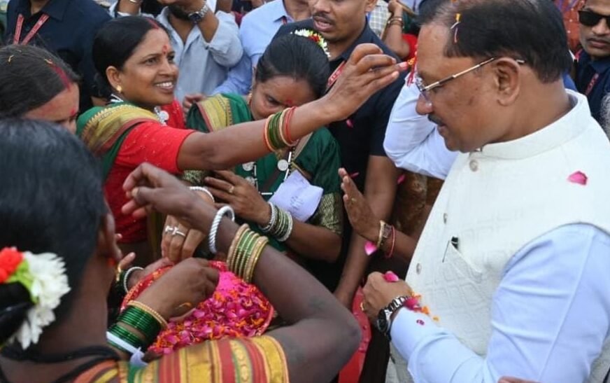 रक्षाबंधन से पहले ‘विष्णु भैया’ का बहनों को बड़ा तोहफा, 67.28 लाख महिलाओं के खातों में पहुंची महतारी वंदन की 31वीं किस्त