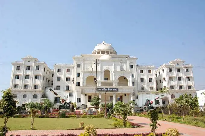 रायपुर नगर निगम में प्रशासनिक फेरबदल, आयुक्त संबित मिश्रा ने अधिकारियों को सौंपे अतिरिक्त प्रभार