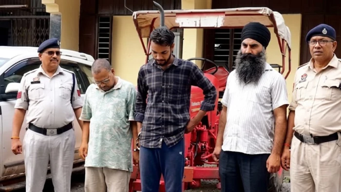 गांजा तस्करी में जेल गया बर्खास्त कांस्टेबल बना वाहन चोर गिरोह का सरगना: 4 गिरफ्तार, इनोवा क्रिस्टा समेत कई चोरी के मामले उजागर