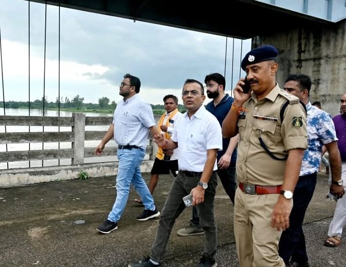 गंगरेल बांध के सभी 14 गेट खुले: महानदी किनारे प्रशासन अलर्ट, शिवरीनारायण में DDRF तैनात