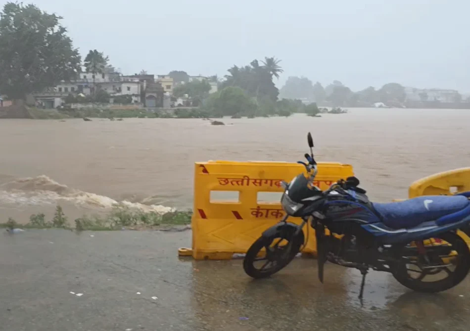 छत्तीसगढ़ में भारी बारिश से बाढ़ जैसे हालात, बस्तर के कई इलाके जलमग्न; नदियां उफान पर, बांधों से छोड़ा जा रहा पानी
