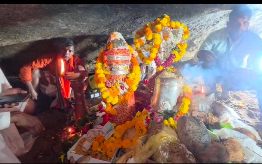 संतान प्राप्ति की मनोकामना से जुड़ी मां लिंगेश्वरी के पट खुले, उमड़ा आस्था का सैलाब