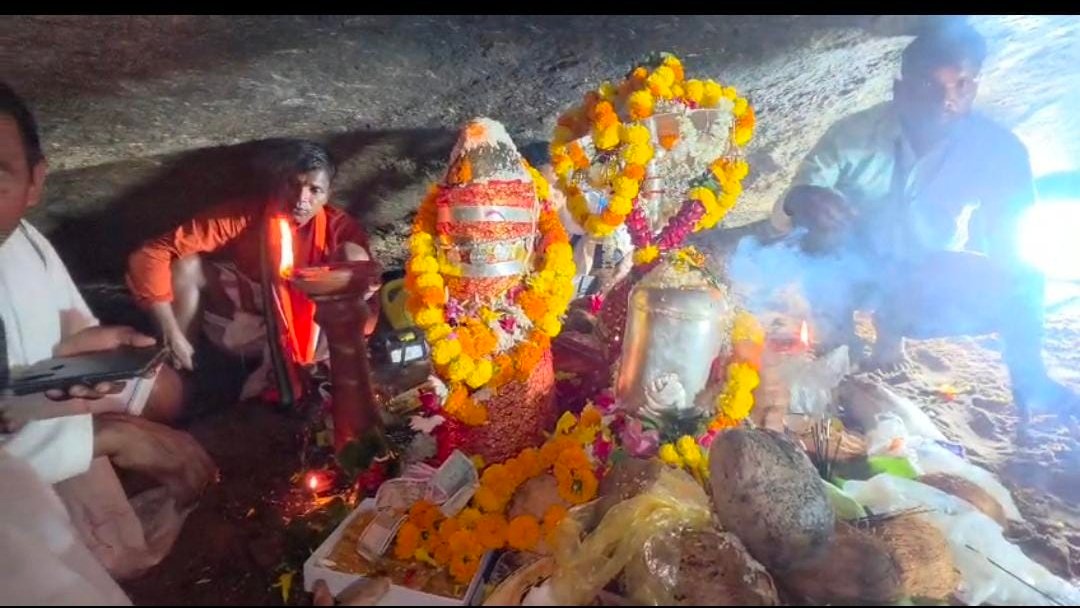 संतान प्राप्ति की मनोकामना से जुड़ी मां लिंगेश्वरी के पट खुले, उमड़ा आस्था का सैलाब