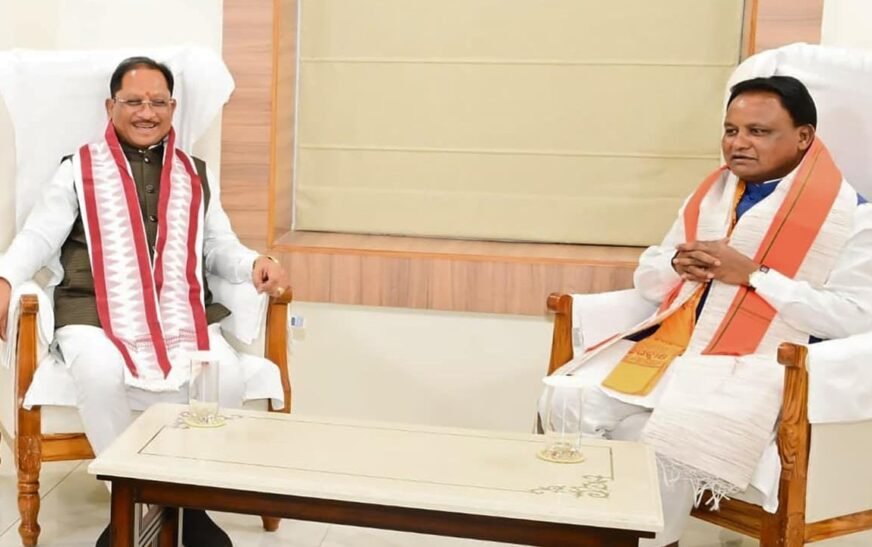 CM विष्णु देव साय ने ओडिशा के मुख्यमंत्री मोहन चरण माझी से की सौजन्य भेंट, विकास और जनकल्याण पर हुई चर्चा