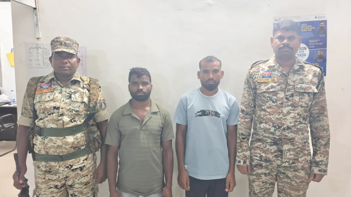 बीजापुर में नक्सली पर्चों से दहशत फैलाने की साजिश का खुलासा: सरपंच-उपसरपंच को धमकी, जमीन विवाद में 2 गिरफ्तार