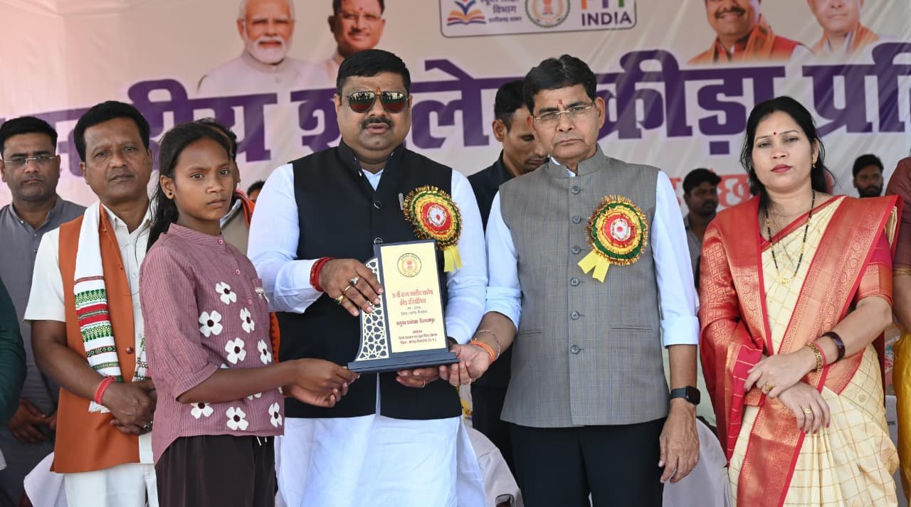 सारंगढ़ में 26वीं राज्य स्तरीय शालेय क्रीड़ा प्रतियोगिता का आगाज, सिंथेटिक ट्रैक और डाइट कॉलेज की मिली बड़ी सौगात