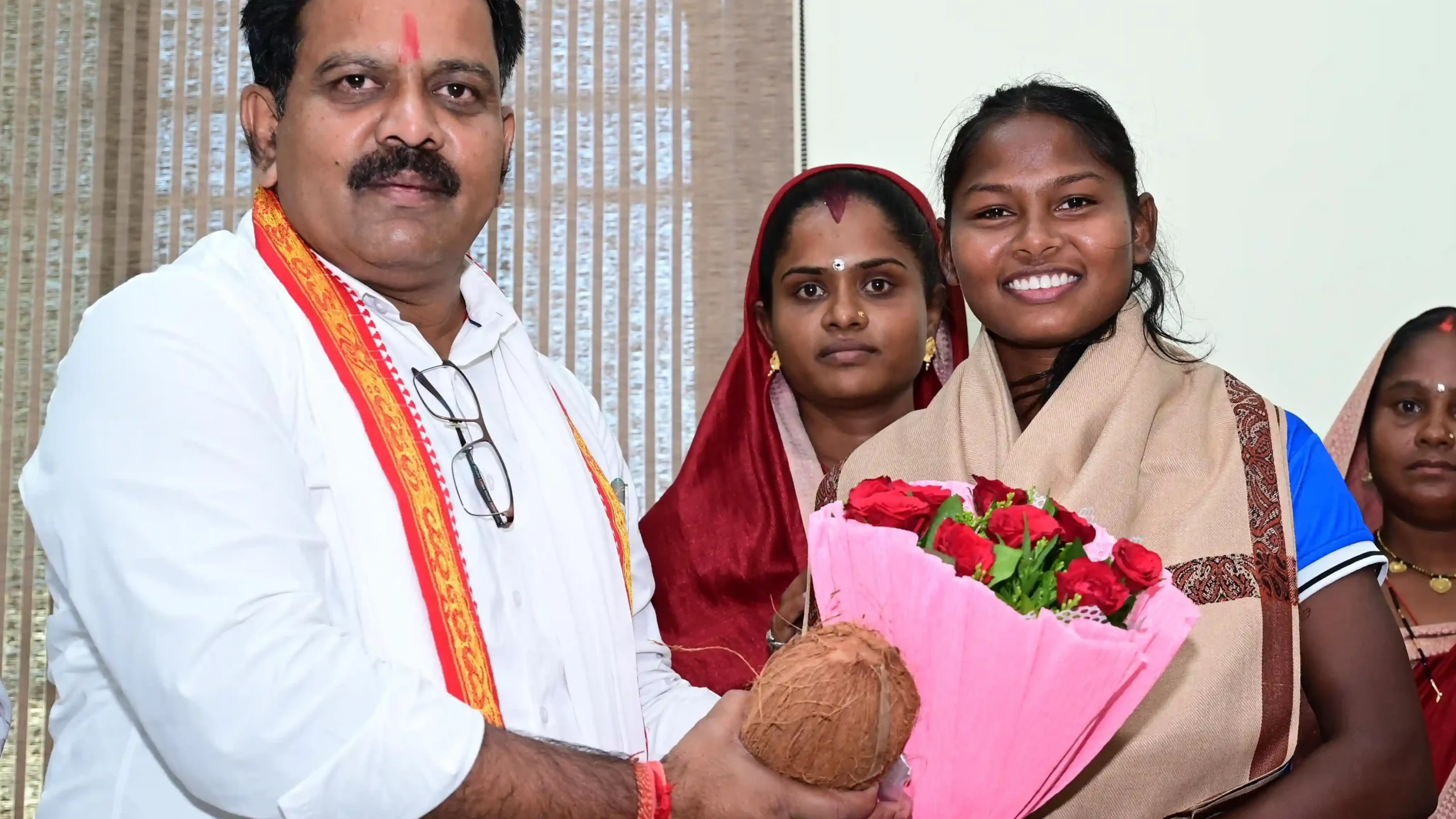 एशिया कप विजेता गीता यादव से मिले डिप्टी CM विजय शर्मा, कवर्धा की बेटी ने अंतरराष्ट्रीय स्तर पर बढ़ाया छत्तीसगढ़ का मान